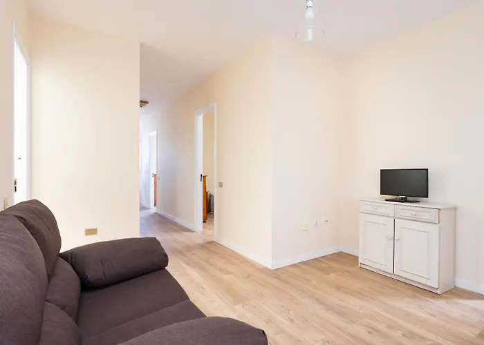 Live La Caleta Cielo Atico 3 *